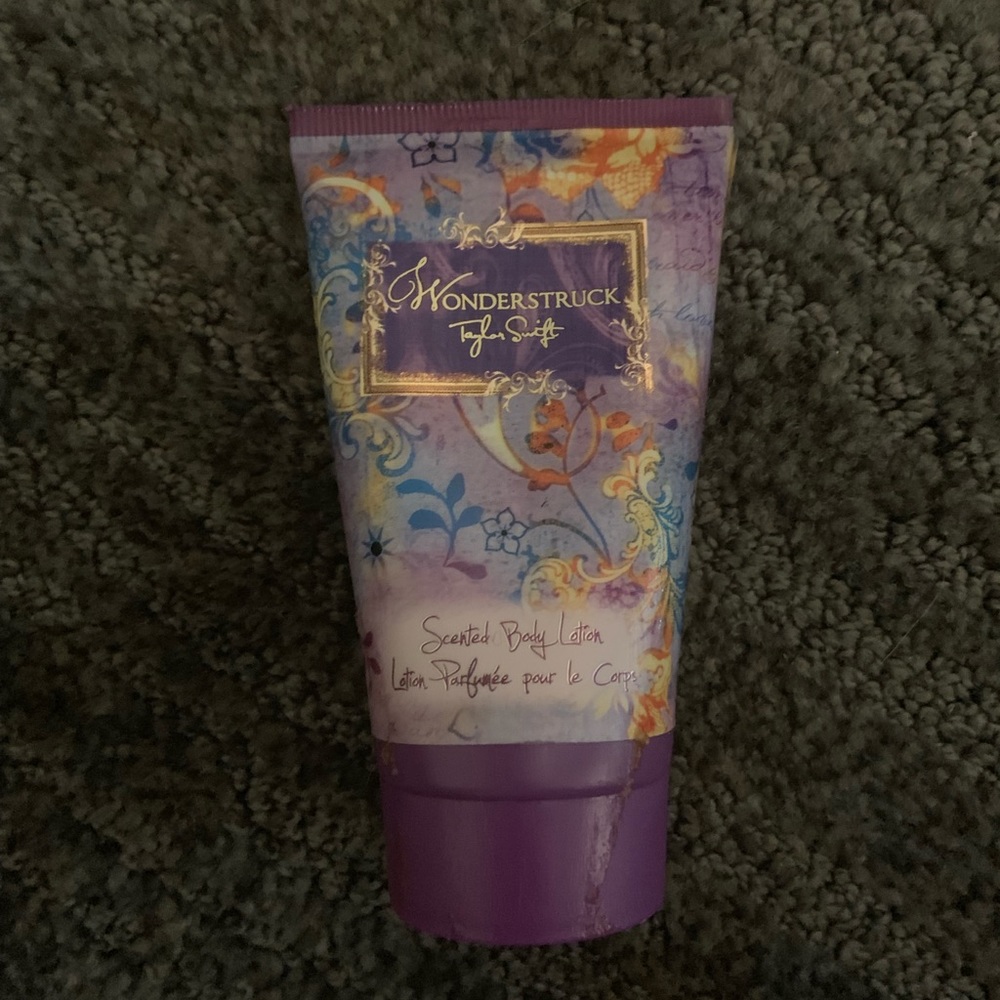 Wonderstruck by Taylor Swift body lotion